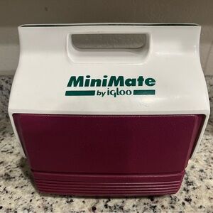 Igloo MiniMate Cooler - White and Purple